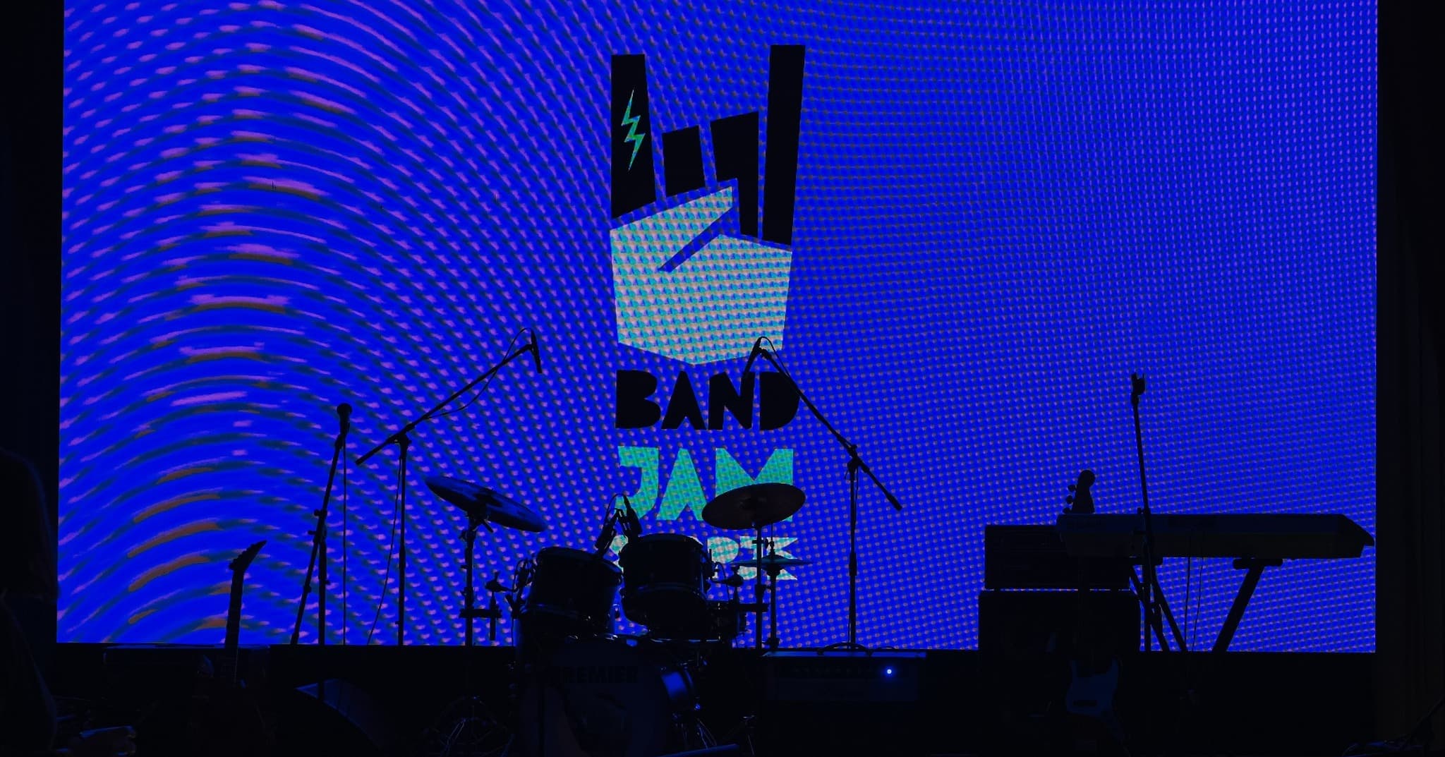 <div>
<h4>KID</h4>
</div>
<div>
<h3>EXPO</h3>
</div>
